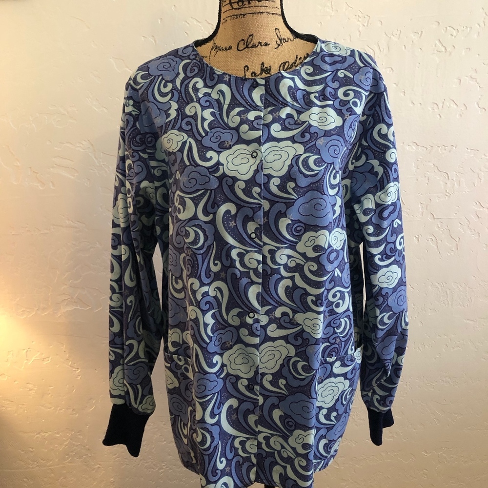 Crest lab coat, size medium